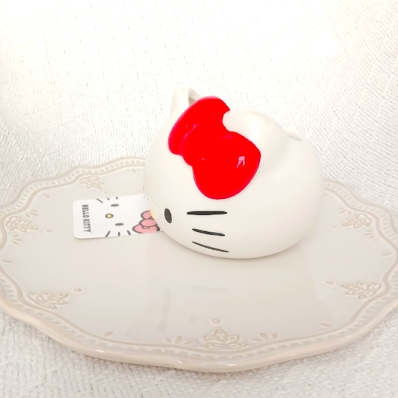 Bioworld × Hello Kitty By Sanrio Figural Ceramic Mug - Picture 2 of 13